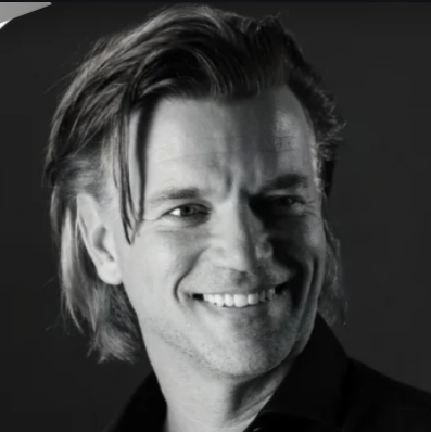 Dr Tom van Eijk